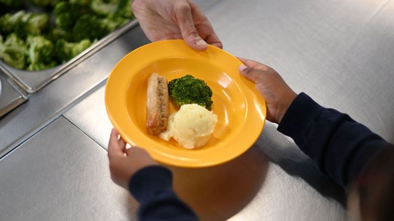 อาหารกลางวันฟรี ในโรงเรียน แต่เด็ก ๆ ใน UK